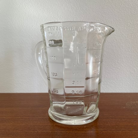 Riihimaki Finland measuring glass jug 1948