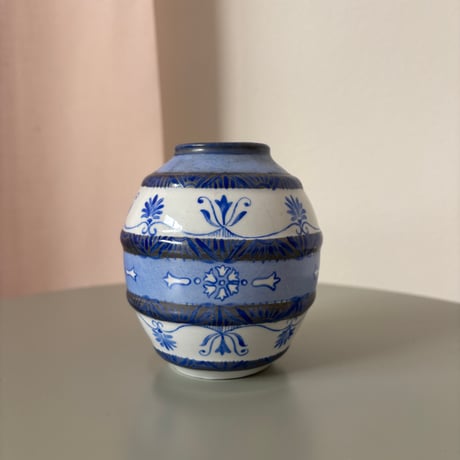 1952 ARABIA Finland KE Vase Hand paint