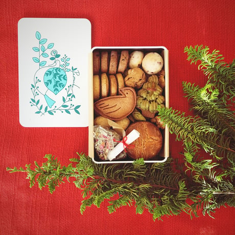 Perruche.のクッキーとハーブティーのクリスマスギフト缶(小さなブーケ付き)【12月18日、19日発送予定】