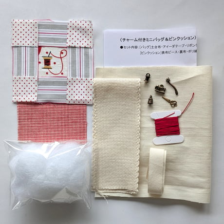 チャーム付きミニバッグ＆ピンクッション　KA050-24