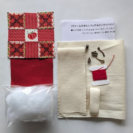 チャーム付きミニバッグ＆ピンクッション　KA050-26