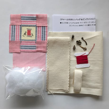 チャーム付きミニバッグ＆ピンクッション　KA050-16