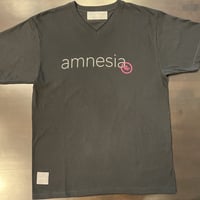 【予約注文】amnesia logo T-shirt V neck