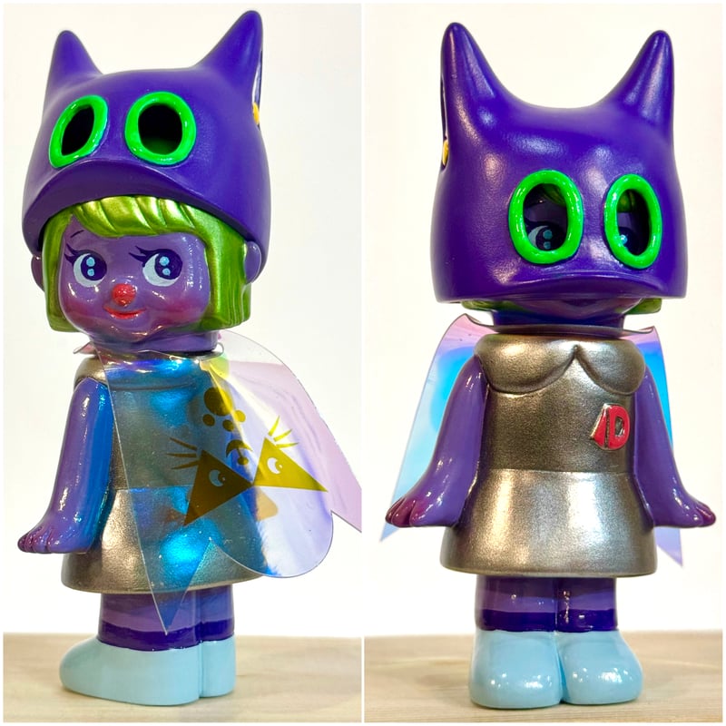 Atelier.a.dot ダー子　猫耳ヘルメット　ソフビ　フィギュア　人形 アトリエ・エードットの「猫耳ヘルメット ダー子」が「三輪車
