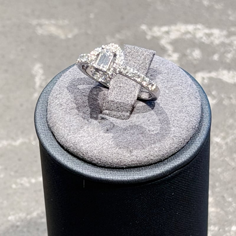 アイズコレクション プラチナリング【天然ダイヤモンド合計0.68ct 