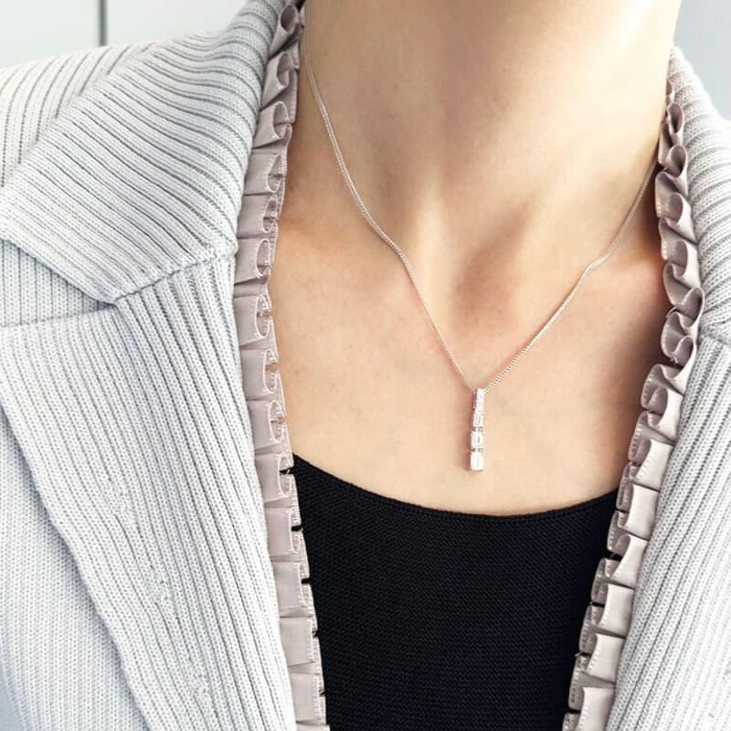 エメラルドカット3粒ダイヤモンドネックレス【ダイヤモンド合計1.056  