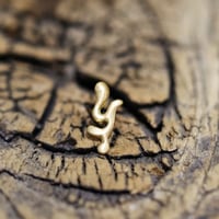 イニシャル ピアス 【y】 K18