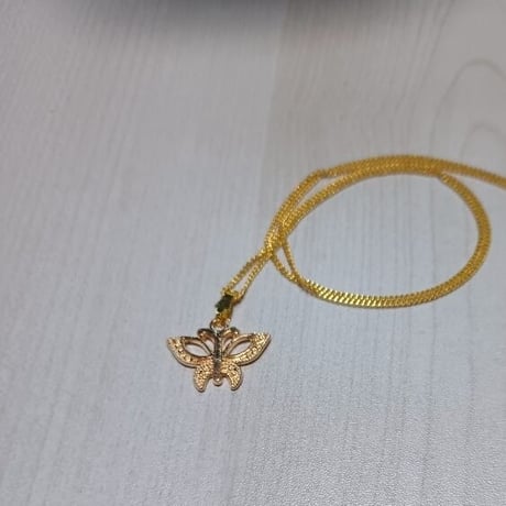 ネックレス　バタフライ　シンプル　ゴールド　小さな　蝶　かわいい　やさしい