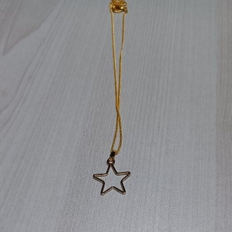 ネックレス　スター　ゴールド　シンプル　かわいい　あっさり　星　ペンタグラム