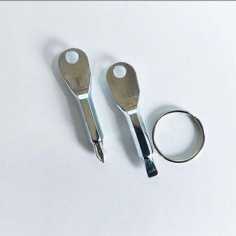 ミニ　ドライバー　キーホルダー　携帯　工具　プラス　マイナス　アウトドア