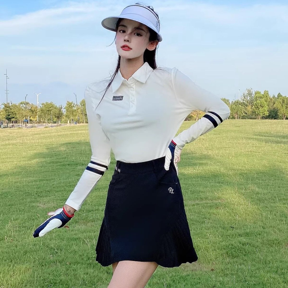 Malbonゴルフウェア 上下セット 白×ブルー プリーツスカート✨S タグ付き Malbonの夏にぴったりなスポーティーセットアップ - レディース