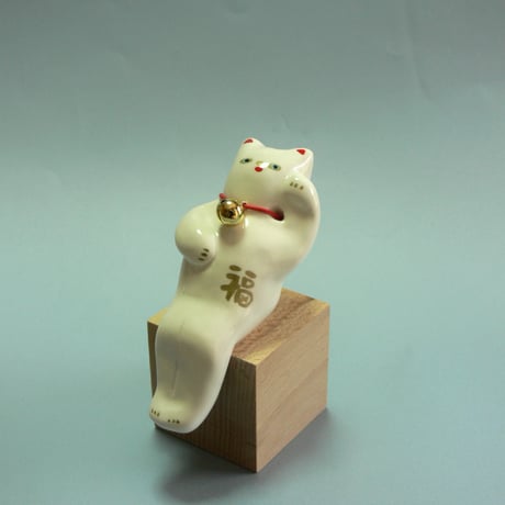 座りねこ　左手