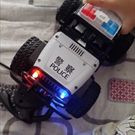 新品リモコン警察車おもちゃライト付きオフロード車3-6歳向け安全プラスチック