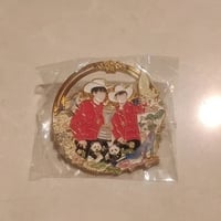 莎頭組合金属バッジ 孫穎莎王楚欽 谷美記念