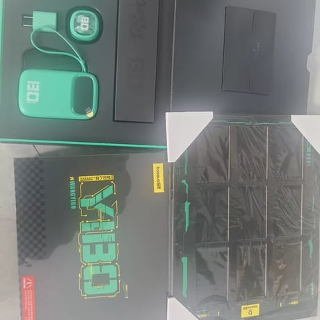 王一博（ワン・イーボー）BASEUS王一博コラボBOX香菜緑未開封セット