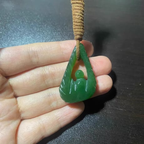 和田玉 無相悟道 吊 pendant 俄?斯碧玉 緑色調