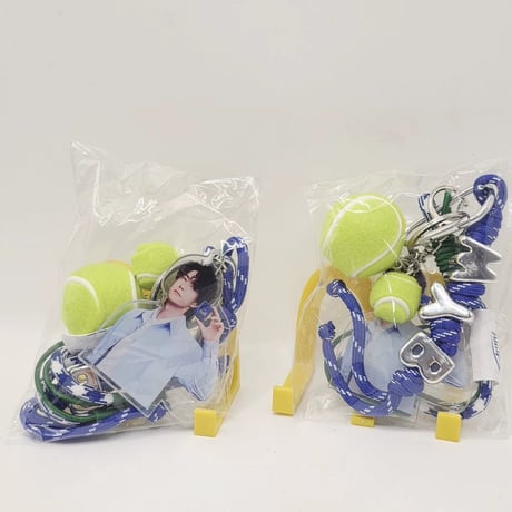 王一博（ワン・イーボー）王一博YIBO得宝コラボグッズT雑誌小カードセット新品未開封