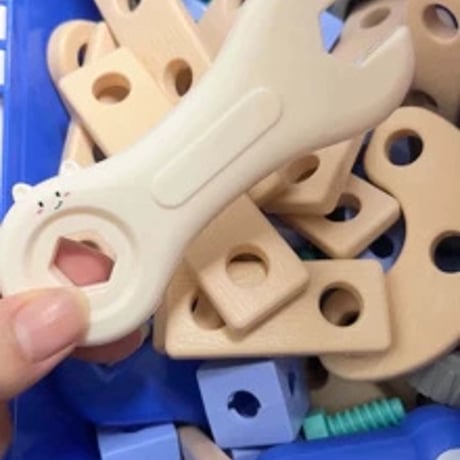 子供用160PCS工具箱おもちゃ組立知育玩具キッズ螺子ドライバーセット3歳から6歳対象