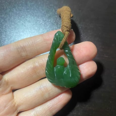 和田玉 無相悟道 吊 pendant 俄?斯碧玉 緑色調