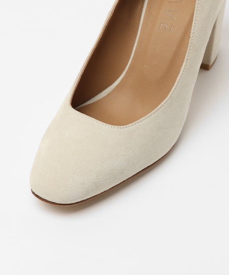 Suede round toe pumps