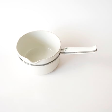 フランス・白磁の片手鍋  ⑤