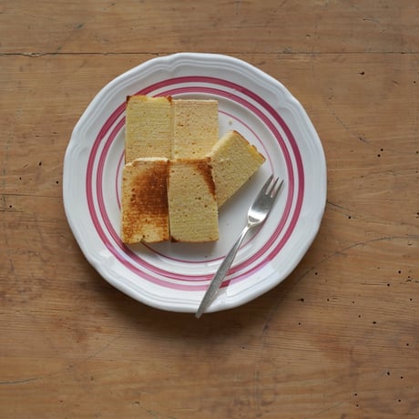 赤いラインのケーキ皿 / 2