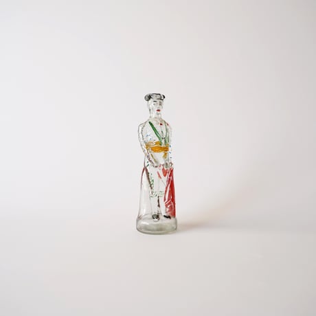 闘牛士のカタチと絵付けの花器