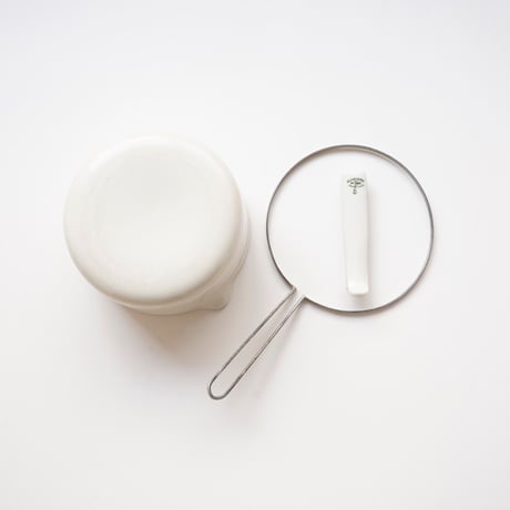 フランス・白磁の片手鍋  ⑤