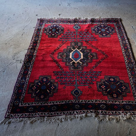 イランの古い手織りのカーペット