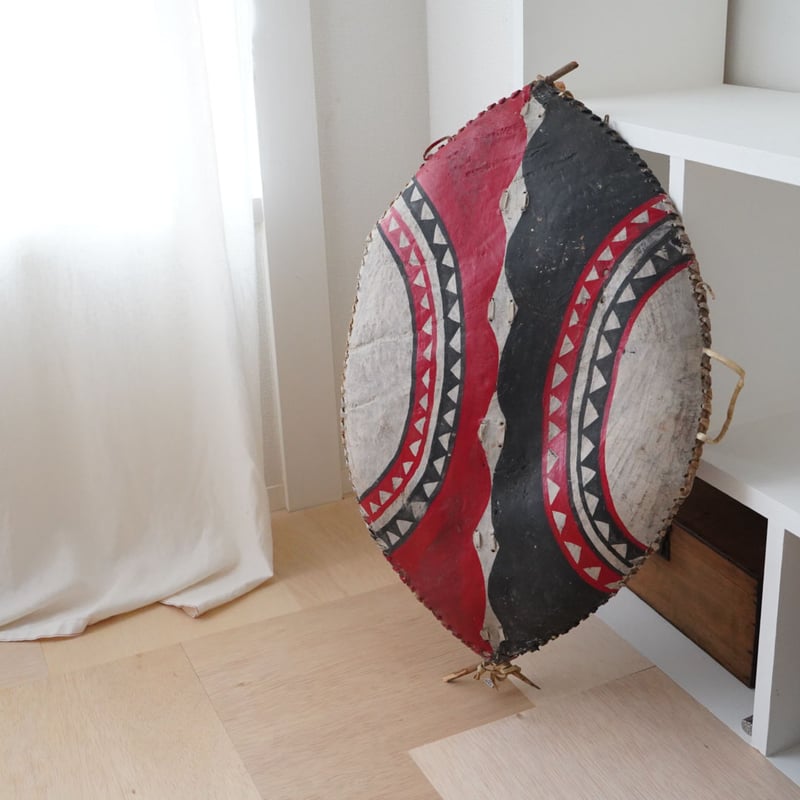 アフリカ マサイ族であろう盾 | kiva（キバ）