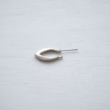 シンプルリーフピアス