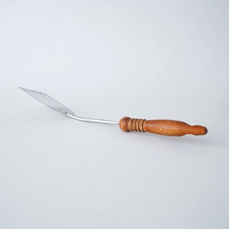 ビンテージ フライ返し・木製ハンドル