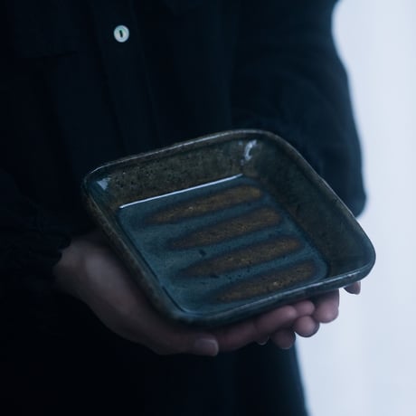 角掛政志・飴釉角鉢（縞）