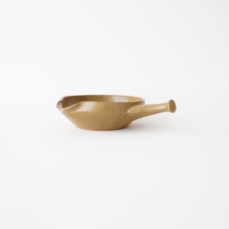 茶色のソースのお皿・白漆継ぎ