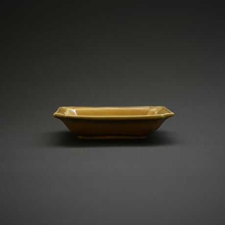 龍の四角い珉平焼