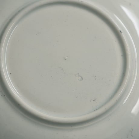 モノトーンのお城の絵のケーキ皿