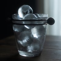 アイスキューブ入れ