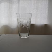 手彫りエッチングの古いグラス
