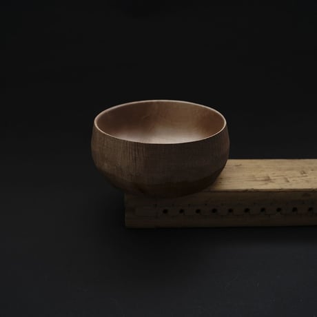 漆芸作家【並木垣延】 木製 ぐい呑み 桐共箱 共布 栞 底部在銘