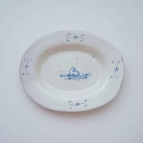 オーバルのぽっちゃりした羊の絵のお皿