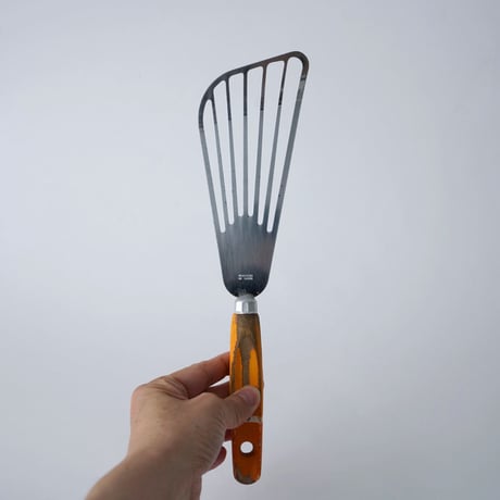 ベルギー製ビンテージ フライ返し（スパチュラ）