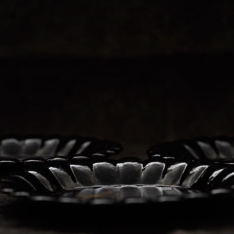 黒うるしのフリル