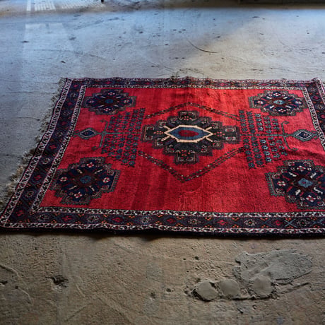 イランの古い手織りのカーペット