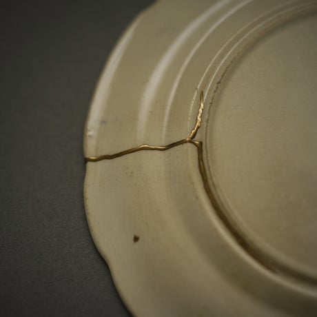 観光地が描かれたケーキ皿 ・金継ぎ