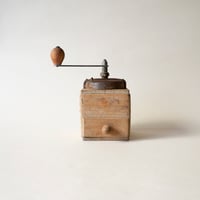 古いコーヒーミル