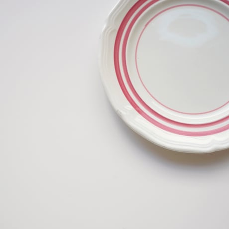 赤いラインのケーキ皿 / 1