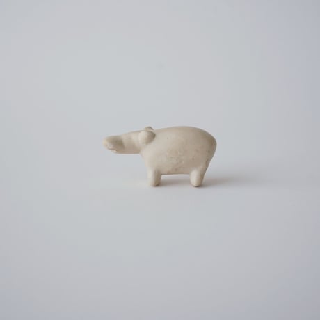 癒しのカバの置き物