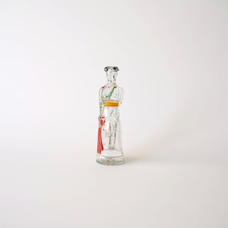 闘牛士のカタチと絵付けの花器