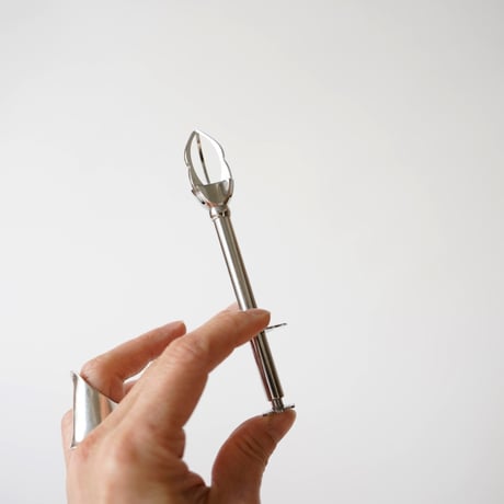 フランス・つまみあげ器 /  赤い箱入り