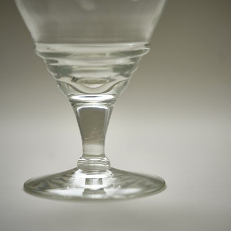 シンプルなお花のワイングラス